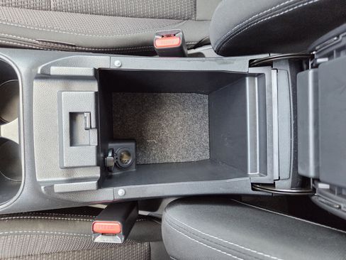 Used 2023 Subaru Outback Premium AWD/4WD image 31