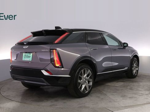 Used 2025 Cadillac Optiq Luxury 1 AWD/4WD image 3