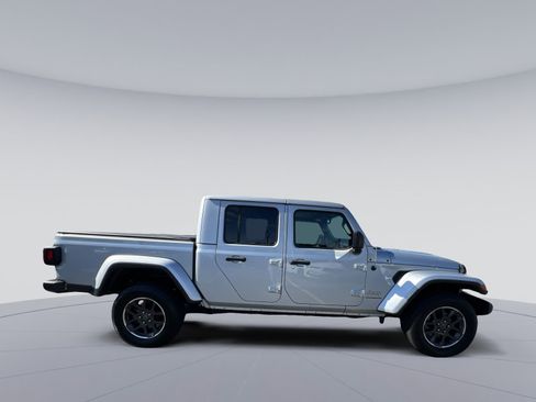 Used 2023 Jeep Gladiator Overland image 10