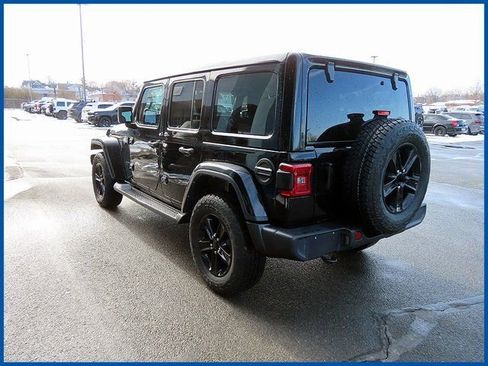 Used 2023 Jeep Wrangler Altitude image 6