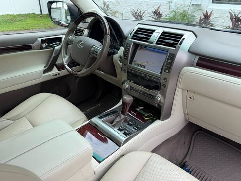 Used 2017 Lexus GX 460 Luxury w/ Preferred Accessory Package AWD/4WD image 50