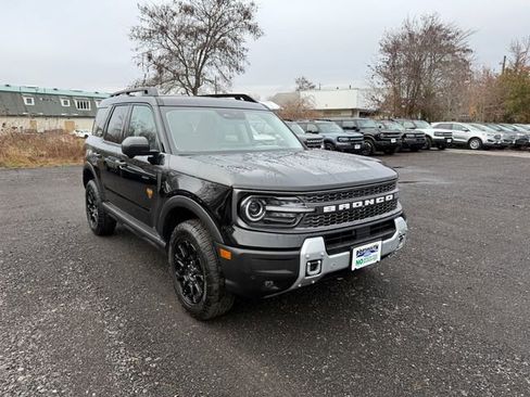 Used 2025 Ford Bronco Sport Badlands image 21