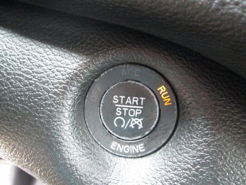 Used 2014 Jeep Cherokee Trailhawk w/ Technology Group image 27