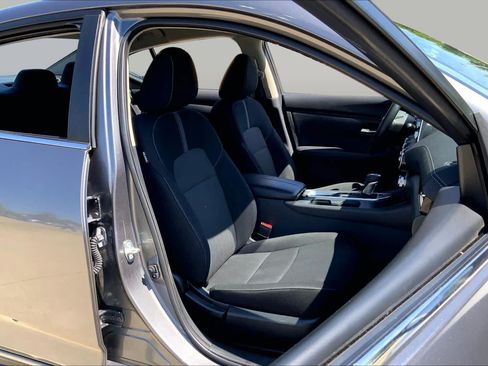 Used 2024 Nissan Sentra SV w/ All-Weather Package FWD image 9