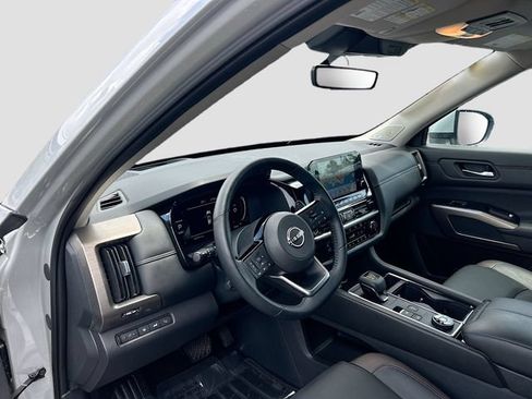 Certified 2024 Nissan Pathfinder Platinum AWD/4WD image 6
