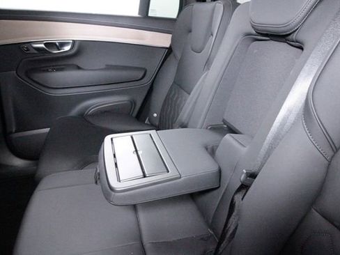 Certified 2025 Volvo XC90 B5 Plus image 27