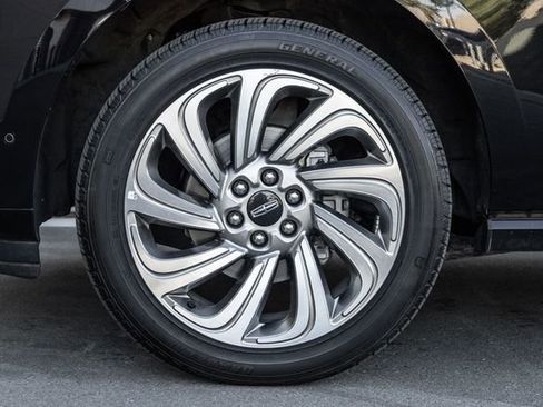 Used 2024 Lincoln Navigator Reserve image 16