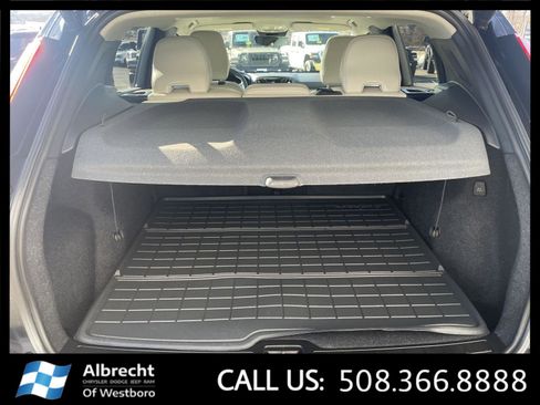 Used 2024 Volvo XC40 B5 Ultimate w/ Climate Package AWD/4WD image 15