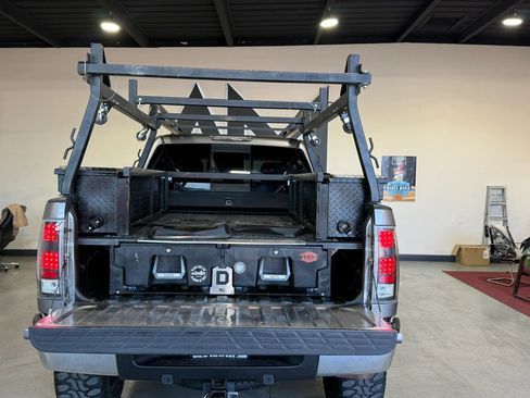 Used 2009 GMC Sierra 2500 SLT w/ Entertainment Package AWD/4WD image 9
