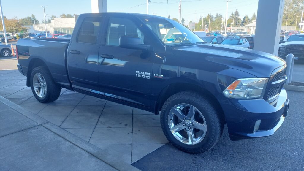 Used 2017 RAM 1500 Express AWD/4WD image 3