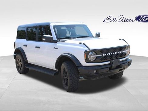 Used 2025 Ford Bronco Outer Banks AWD/4WD image 3