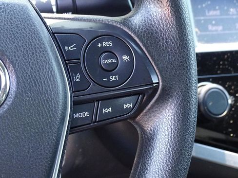 Used 2019 Toyota Camry LE FWD image 25