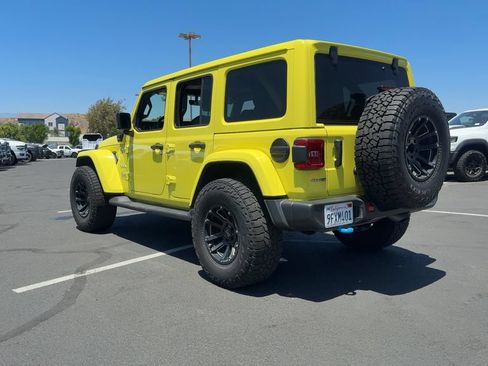 Used 2023 Jeep Wrangler Unlimited Sahara w/ Cold Weather Group AWD/4WD image 8
