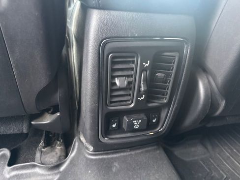 Used 2012 Jeep Grand Cherokee Limited image 31