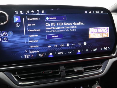 Used 2025 Chevrolet Equinox EV RS image 2