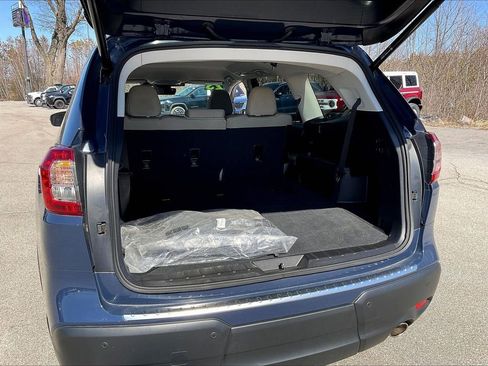 Used 2023 Subaru Ascent Premium w/ Convenience Package image 35