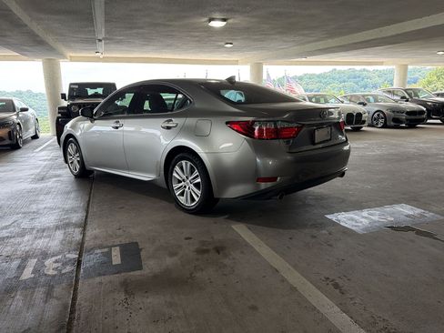 Used 2015 Lexus ES 350 FWD image 2