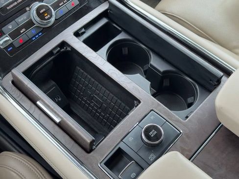 Used 2023 Lincoln Navigator Reserve AWD/4WD image 18