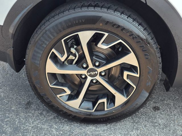 Used 2024 Kia Sportage EX AWD/4WD image 14