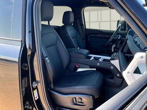 Used 2025 Land Rover Defender 110 S image 7
