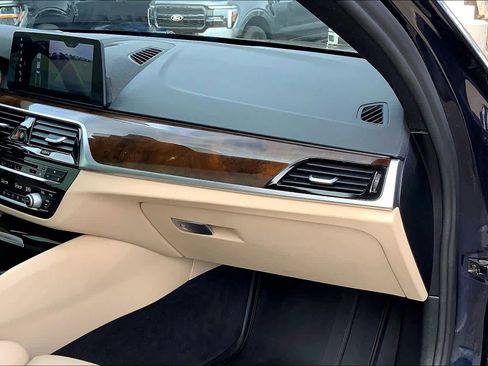 Used 2018 BMW 530i image 19