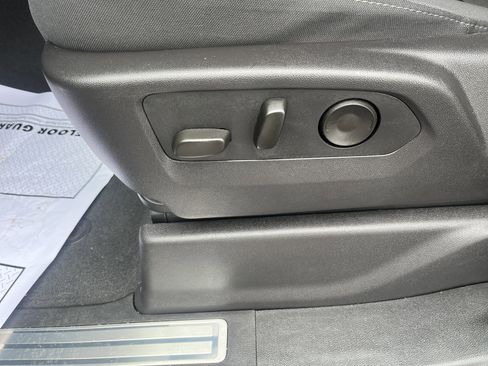 Used 2024 Chevrolet Silverado 1500 LT image 11