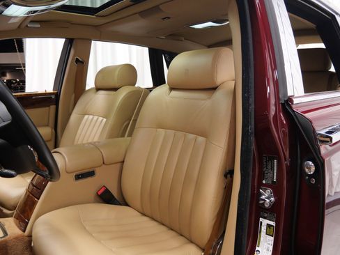Used 2010 Rolls-Royce Phantom Sedan image 25