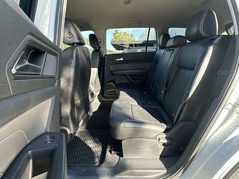 Used 2023 Volkswagen Atlas SE image 6