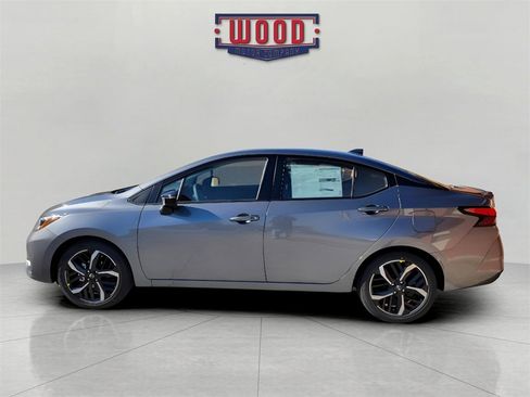 Used 2025 Nissan Versa SR image 4