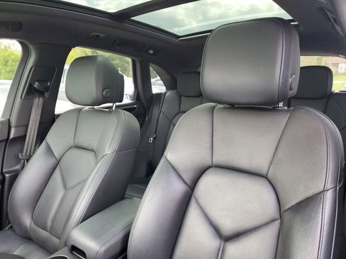 Used 2019 Porsche Macan AWD/4WD image 16
