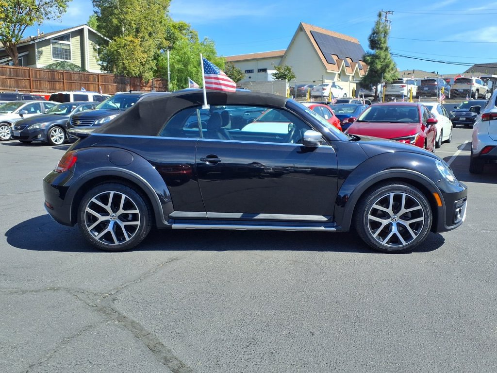 Used 2017 Volkswagen Beetle 1.8T Dune FWD image 3
