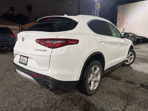 Used 2020 Alfa Romeo Stelvio image 5