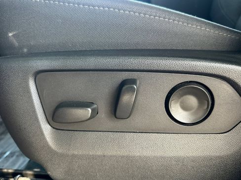 Used 2022 Chevrolet Silverado 1500 Custom Trail Boss w/ LPO, Dark Essentials Package image 14