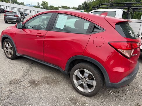 Used 2016 Honda HR-V LX image 2