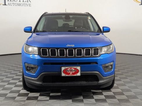 Used 2018 Jeep Compass Latitude w/ Popular Equipment Group AWD/4WD image 3