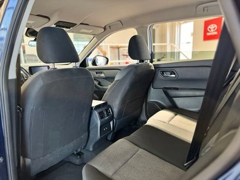 Used 2025 Nissan Rogue SV FWD image 31