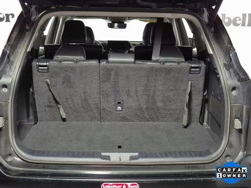 Certified 2024 Toyota Highlander XLE image 27