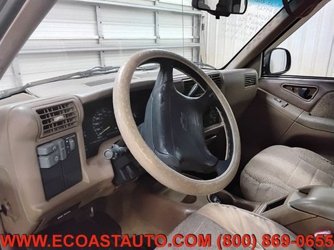Used 1996 Chevrolet S10 Pickup LS RWD image 11