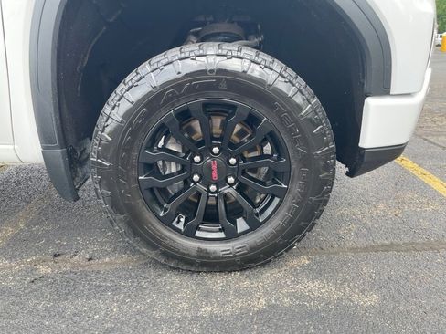 Used 2022 GMC Sierra 1500 AT4X image 16