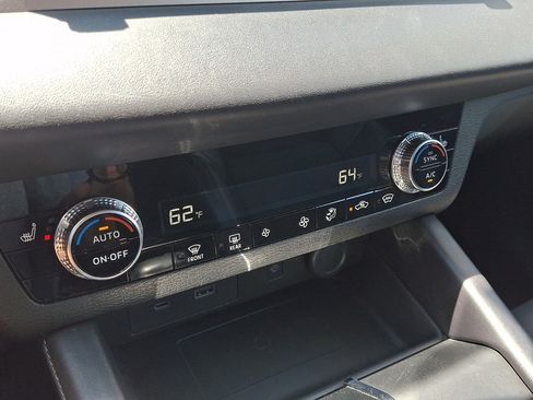 Used 2024 Mitsubishi Outlander SE AWD/4WD image 33