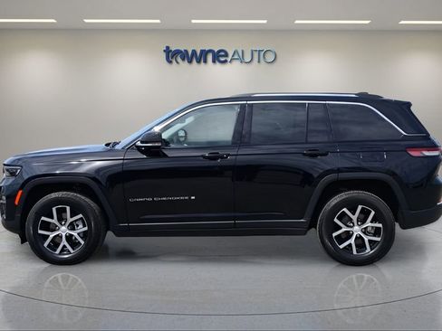 Used 2023 Jeep Grand Cherokee Limited image 2