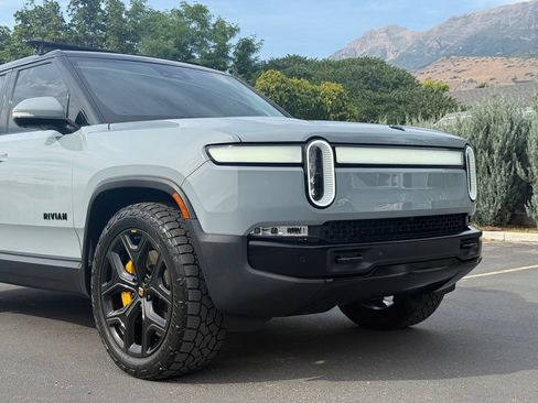 Used 2023 Rivian R1S Adventure AWD/4WD image 16
