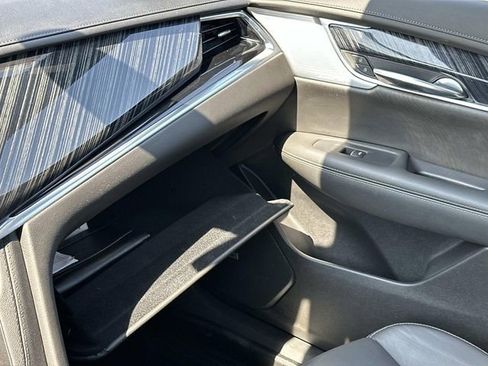 Used 2024 Cadillac XT6 Premium Luxury w/ LPO, Floor Liner Package AWD/4WD image 34