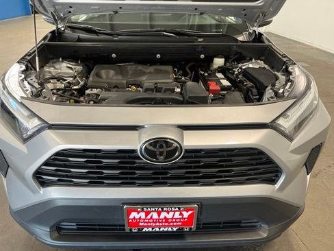 Used 2025 Toyota RAV4 XLE AWD/4WD image 9