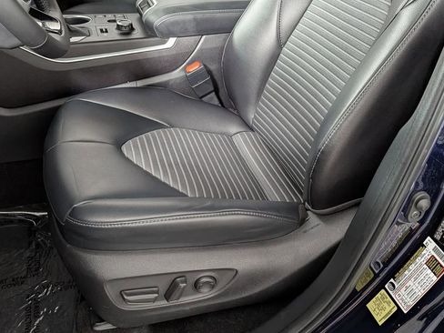 Used 2024 Toyota Highlander XSE image 20