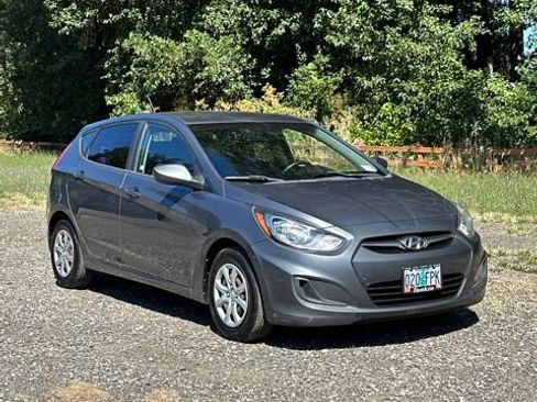 Used 2012 Hyundai Accent GS FWD image 2
