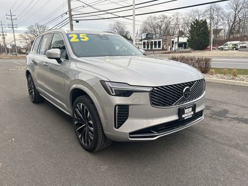 Used 2025 Volvo XC90 B5 Plus image 6