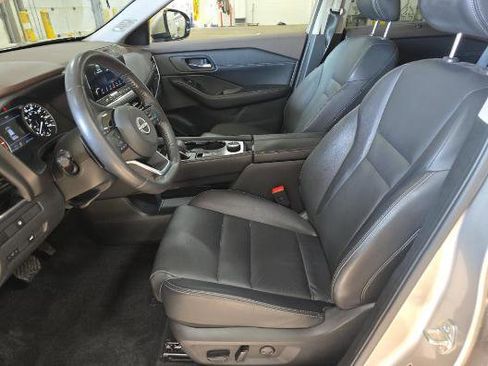 Used 2023 Nissan Rogue SL w/ SL Premium Package image 3