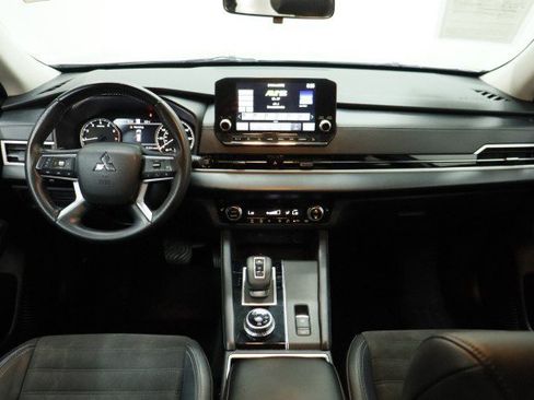 Used 2022 Mitsubishi Outlander SE AWD/4WD image 24