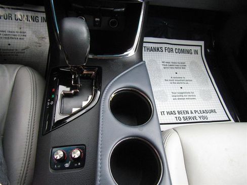 Used 2013 Toyota Avalon XLE image 17